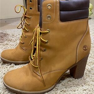 Women’s Timberland Boots (Never Worn)
